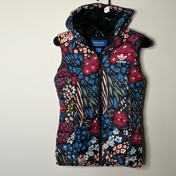 Xs adidas puffer vest - Picture 1 of 2